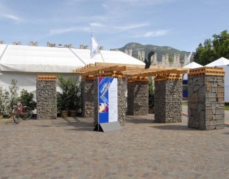 Provincia autonoma di Trento, Festival dell’Economia. Trento, giugno 2006 - progettazione e allestimento area espositiva per aziende innovative del territorio Trentino