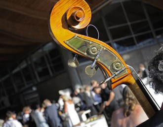 La cura dell’accoglienza passa anche dalla scelta musicale