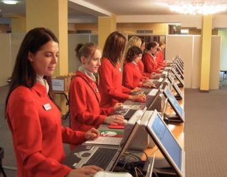 Accoglienza e segreteria di accredito per convegno medico. Riva del Garda (TN), aprile 2004