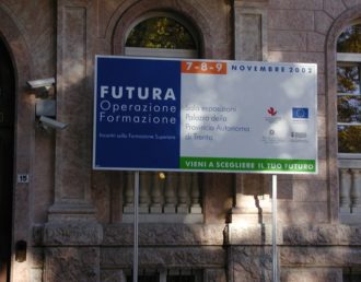 Provincia autonoma di Trento, FUTURA operazione formazione, Trento, novembre 2002 - progettazione e allestimento area dedicata all’incontro con operatori della formazione