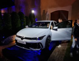 Immagine WhatsApp 2024-09-18 ore 22.37.42_788e9639